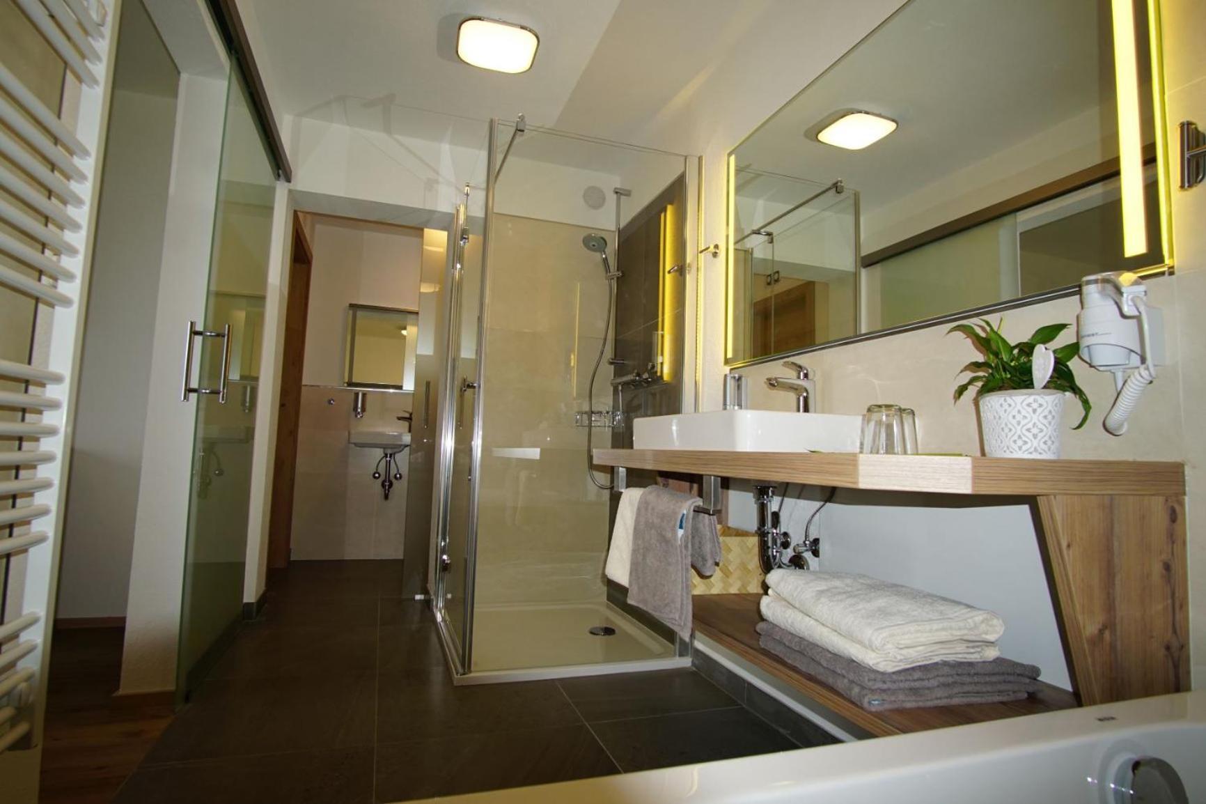 Hotel Irmgard Strass im Attergau Ngoại thất bức ảnh