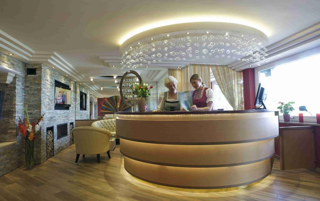 Hotel Irmgard Strass im Attergau Ngoại thất bức ảnh